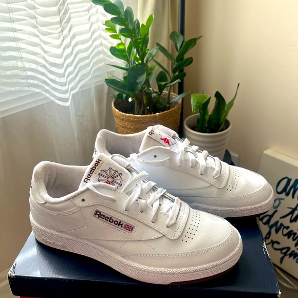 Reebok - Picture 1 of 3